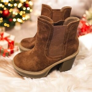 Soda Womens Brown Suede Ankle Boots Size 7.5